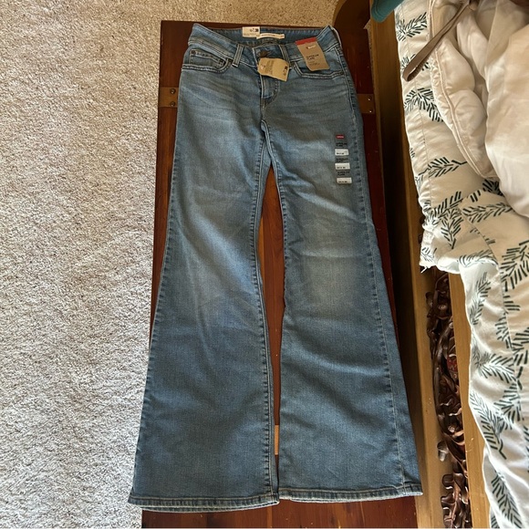Levi’s Super Low Flare - Picture 4 of 6